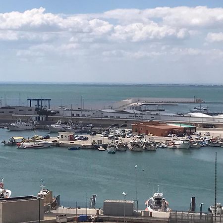 مانفريدونيا B&B Piazza Marconi المظهر الخارجي الصورة